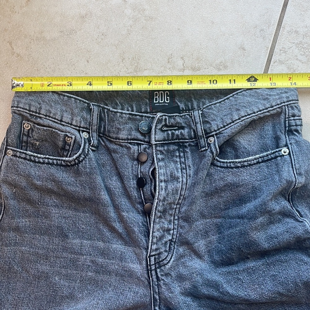 - BDG BLACK RIPPED JEANS - Picture 4 of 4